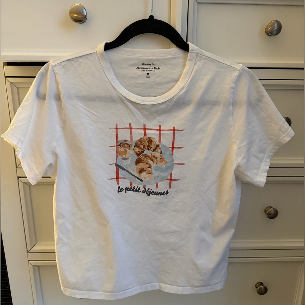 Abercrombie & Fitch White T-Shirt with Graphic